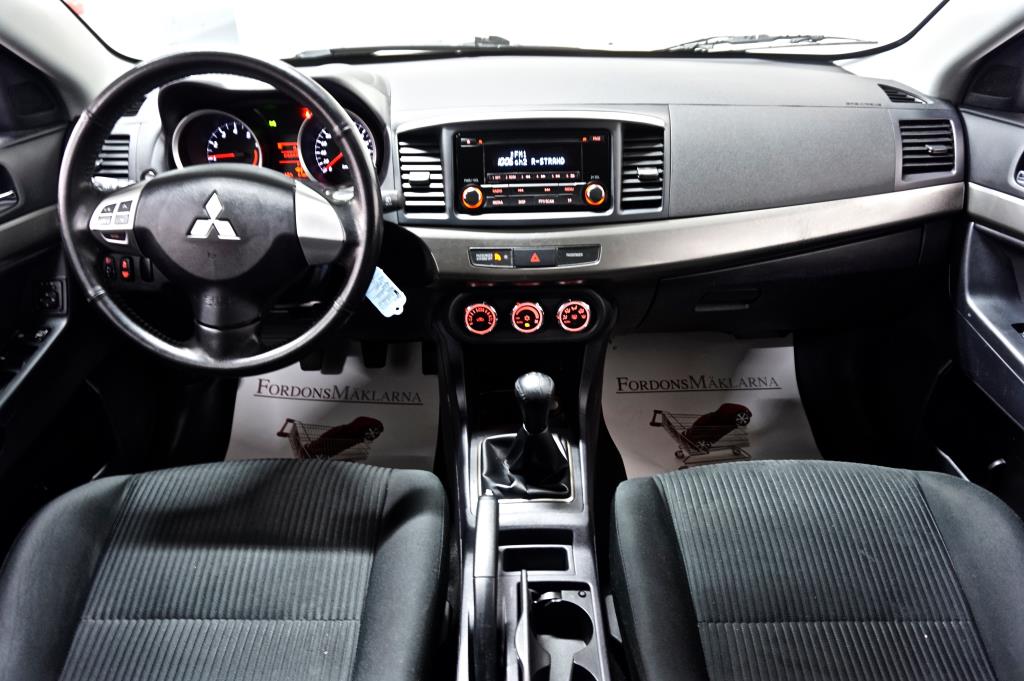 Mitsubishi lancer 9 интерьер